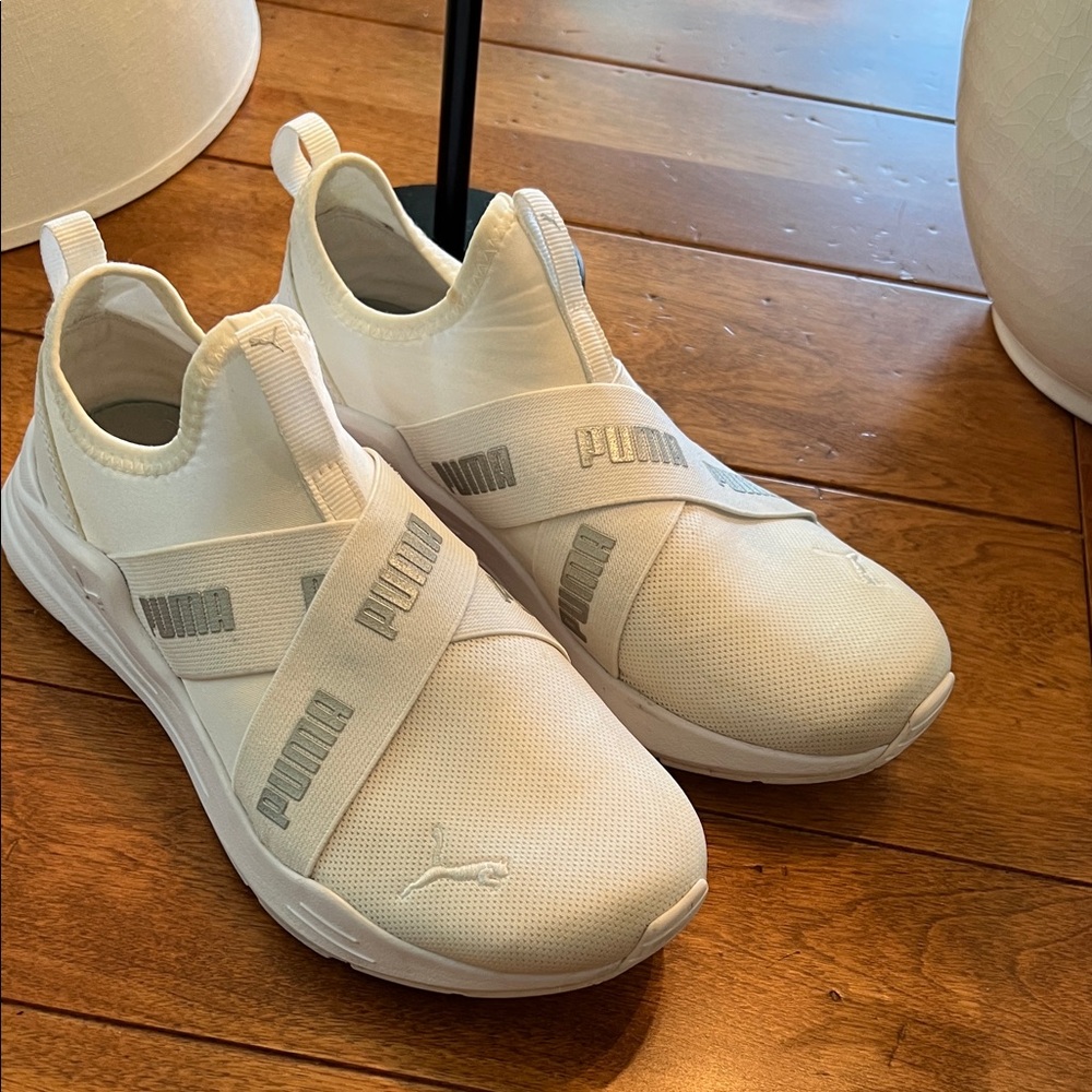 Puma White Slip-On Cross-Strap Sneakers 👟 size 7
